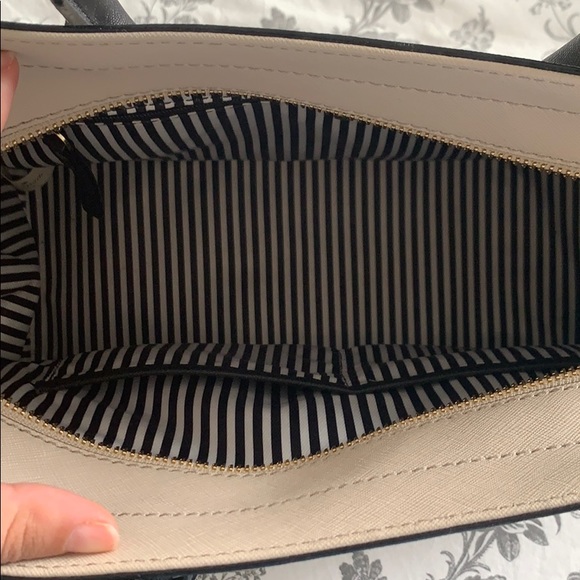Kate Spade Purse - Picture 2 of 6